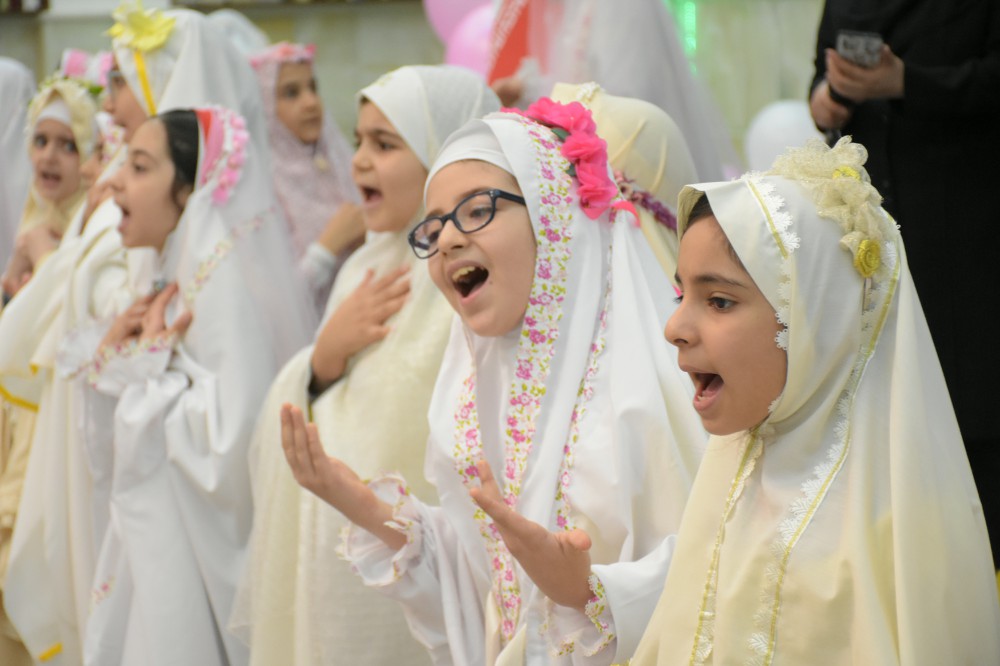 Photo/ Girls Coming of Age Celebration in Sanandaj