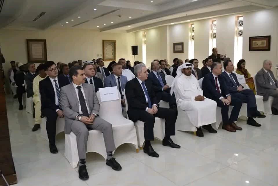 بازدید دبیرکل سازمان همکاری های اسلامی از نمایشگاه عکس جده