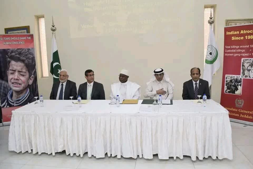 بازدید دبیرکل سازمان همکاری های اسلامی از نمایشگاه عکس جده