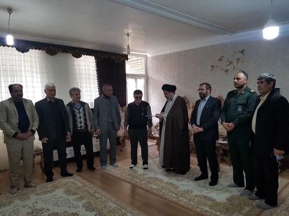 دیدار امام جمعه ماکو با جانبازان + عکس