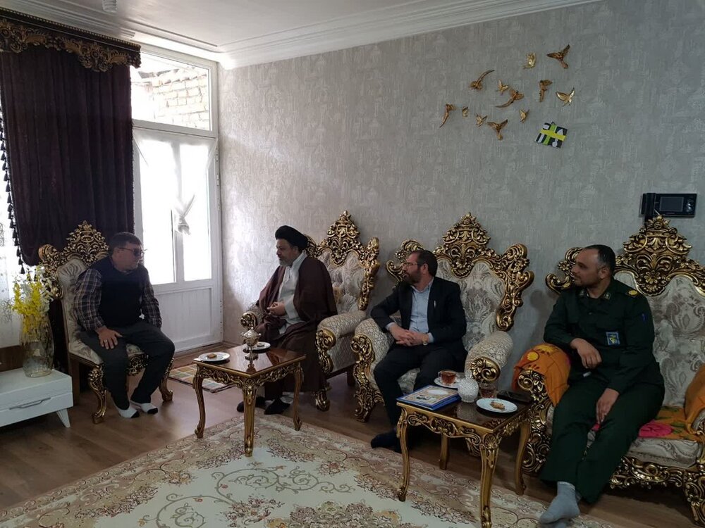 دیدار امام جمعه ماکو با جانبازان + عکس