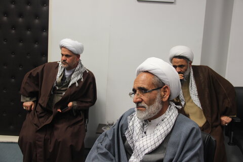 تصاویر / تجلیل از روحانیان جانباز استان  توسط امام جمعه قزوین