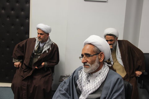 تصاویر / تجلیل از روحانیان جانباز استان توسط امام جمعه قزوین