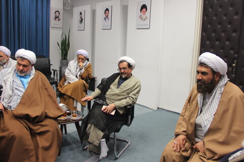 تصاویر / تجلیل از روحانیان جانباز استان توسط امام جمعه قزوین