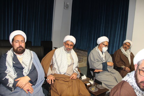 تصاویر / تجلیل از روحانیان جانباز استان توسط امام جمعه قزوین