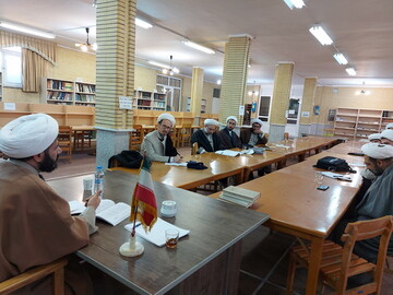 تصاویر/ جلسه مدیران گروه های علمی تربیتی مدارس علمیه تبریز