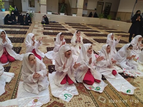 تصاویر/ جشن تکلیف دانش آموزان دختر در مدرسه علمیه ریحانة الرسول ارومیه