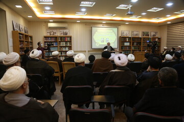 تصاویر/ نشست علمی امام خمینی و تحول در حوزه های علمیه