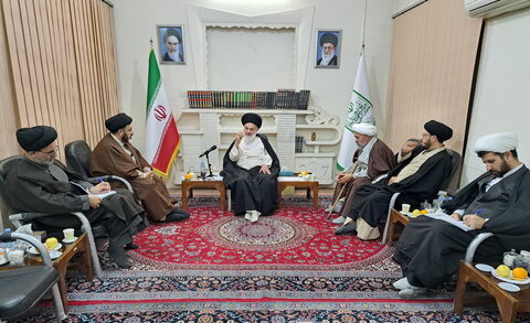 دیدار هیأت رئیسه مجمع نمایندگان طلاب با آیت الله حسینی بوشهری