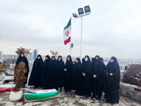 تصاویری از اردوی زیارتی فرهنگی خواهران طلبه مدرسه علمیه بنت الرسول(س) الشتر