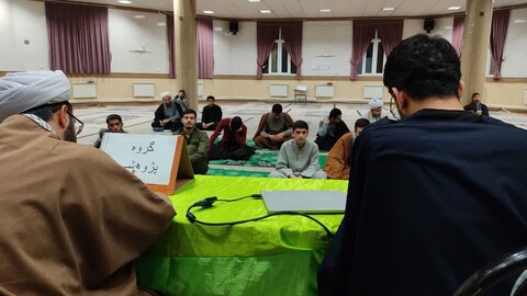 تصاویر/ کرسی آزاد اندیشی در مدرسه علمیه امام علی علیه السلام سلماس