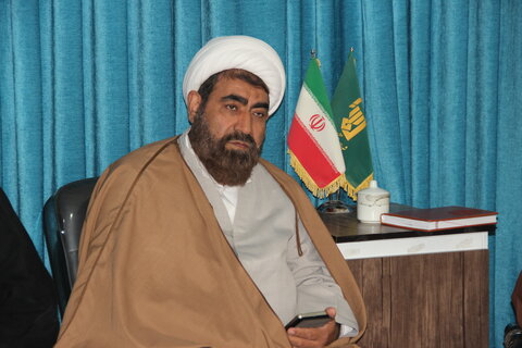تصاویر / نشست مدیر حوزه علمیه قزوین با روحانیون شهرستان بویین زهرا