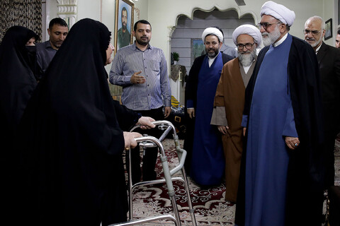 تصاویر/ دیدار تولیت آستان قدس رضوی با خانواده شهید علی هاشمی