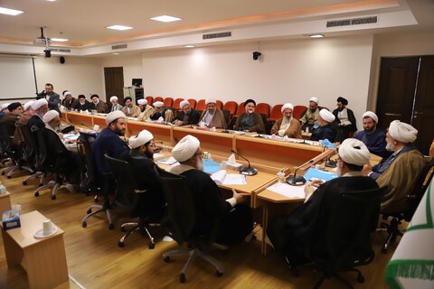تصاویر/ کمیسیون‌های دهمین اجلاسیه منطقه‌ای جامعه مدرسین