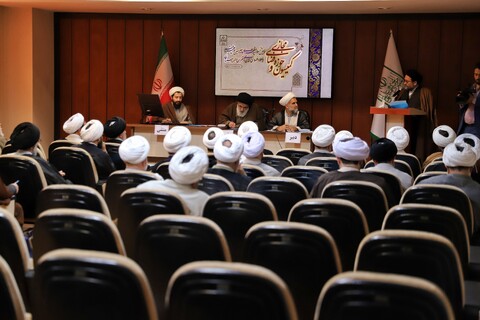 تصاویر/ کمیسیون‌های دهمین اجلاسیه منطقه‌ای جامعه مدرسین