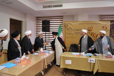 تصاویر /بازدید آیت الله بوشهری از کمیسیون‌های دهمین اجلاسیه منطقه‌ای جامعه مدرسین حوزه علمیه قم