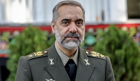 وزير الدفاع واسناد القوات المسلحة الايراني العميد " محمد رضا آشتياني "
