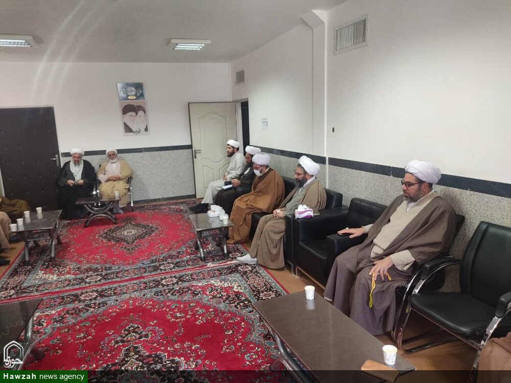 نشست مسئولان حوزوی ملایر با موضوع پذیرش حوزه علمیه + عکس