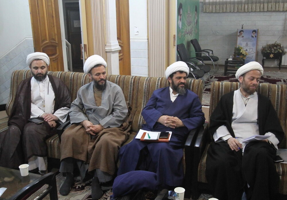 نمایندگی طلاب مسئولیت است و باید پاسخگو باشیم