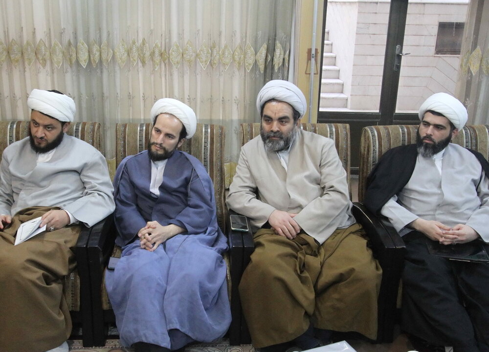 نمایندگی طلاب مسئولیت است و باید پاسخگو باشیم