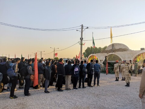 تصاویر/ حضور طلاب یزدی در برنامه صبحگاه اردوگاه دژ خرمشهر