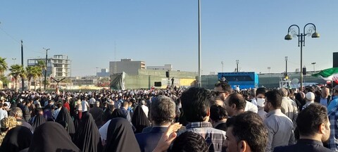 تصاویر/ حال و هوای بوشهری ها پیش از سخنان رئیس جمهور