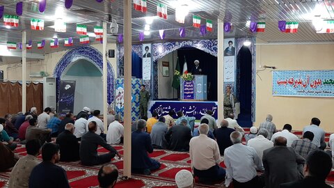 تصاویر/اقامه نماز جمعه ۱۲اسفند شهرستان قشم