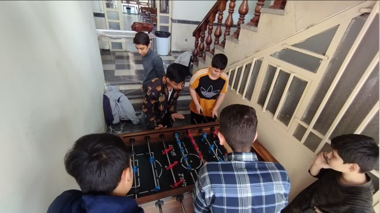 شبی در حوزه | دانش آموزان شهر ری با محیط و سبک زندگی طلبگی آشنا شدند