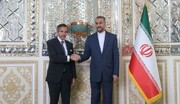 وزير الخارجية الایرانی يستقبل مدير الوكالة الدولية للطاقة الذرية