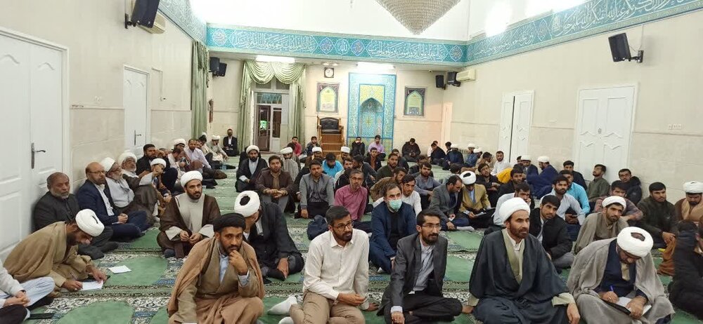 هدف دشمن براندازی اصل نظام است؛ ضعف مدیریتی در کشور داریم