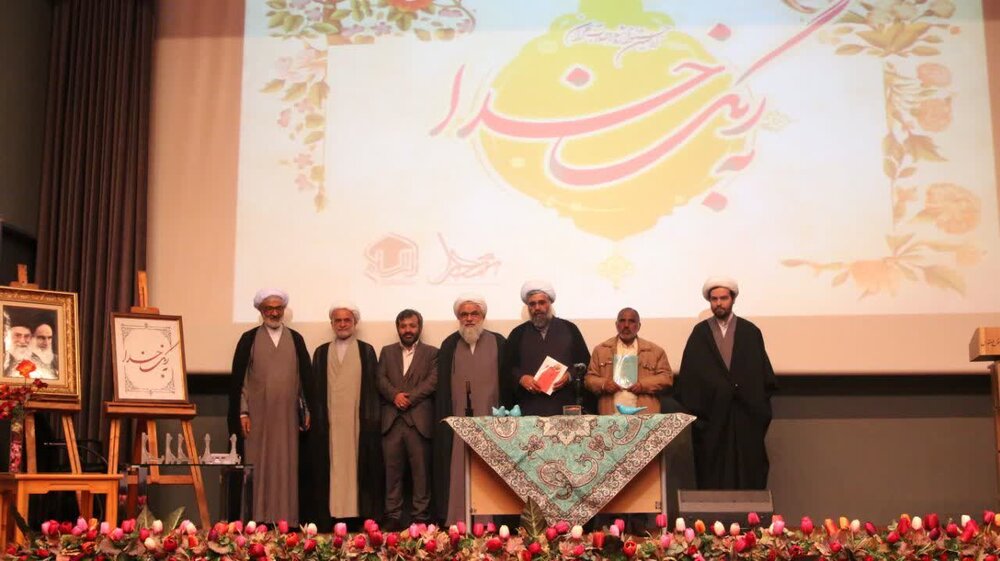 پنجمین نمایشگاه دستاوردهای طلاب مدرسه علمیه دارالسلام تهران برگزار شد