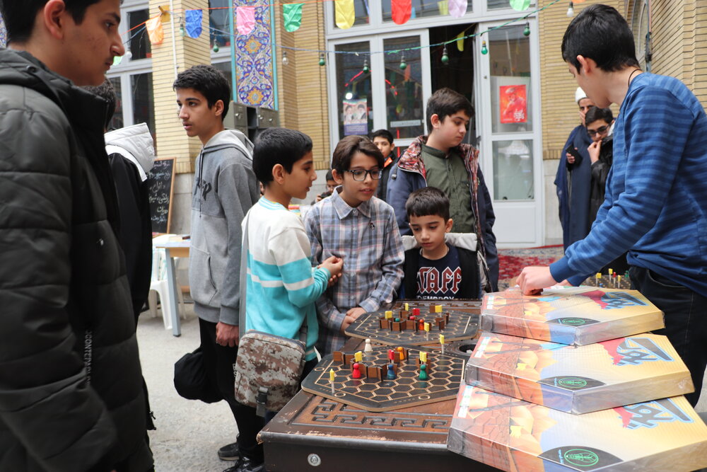 برگزاری بازارچه خیریه مرکز تربیتی سلاله + عکس