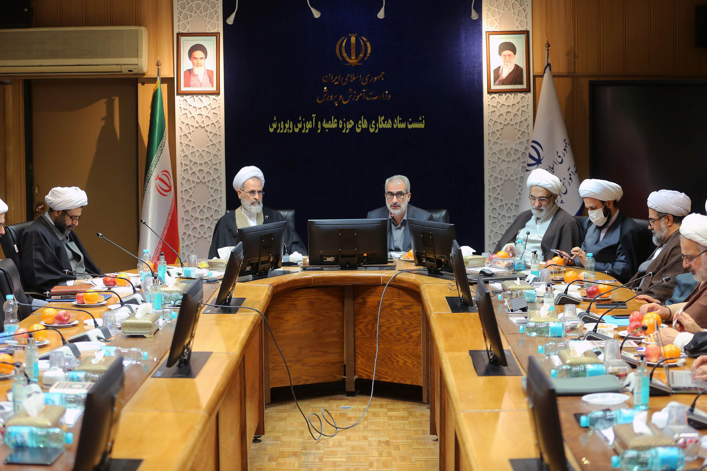 Photo/ Council of Policymaking of Islamic Seminary and Iran Education Ministry Meeting