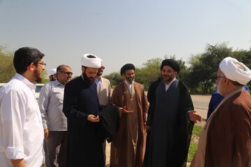 تصاویر/ کاشت ۳۱۳ نهال مثمر توسط طلاب و اساتید اندیمشک