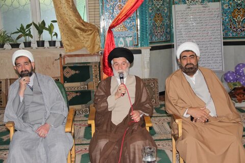 تصاویر / نشست مدیر حوزه علمیه استان قزوین با روحانیون وطلاب شهر اقبالیه
