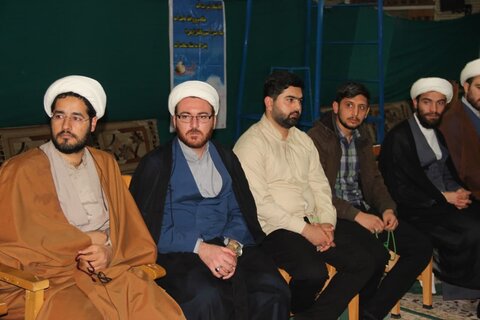 تصاویر / نشست مدیر حوزه علمیه استان قزوین با روحانیون وطلاب شهر اقبالیه
