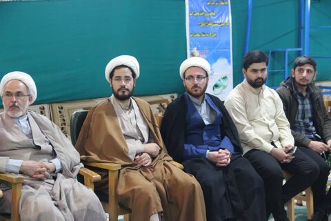 تصاویر / نشست مدیر حوزه علمیه استان قزوین با روحانیون وطلاب شهر اقبالیه