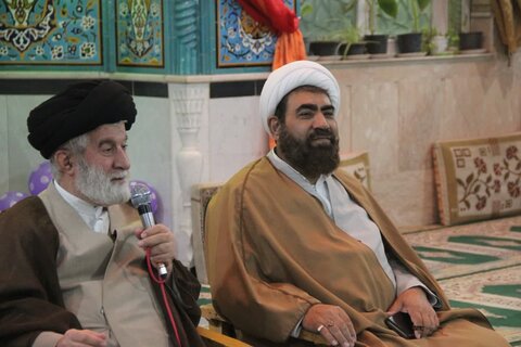 تصاویر / نشست مدیر حوزه علمیه استان قزوین با روحانیون وطلاب شهر اقبالیه