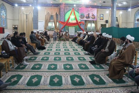 تصاویر / نشست مدیر حوزه علمیه استان قزوین با روحانیون وطلاب شهر اقبالیه