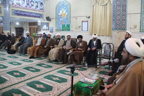 تصاویر / نشست مدیر حوزه علمیه استان قزوین با روحانیون وطلاب شهر اقبالیه