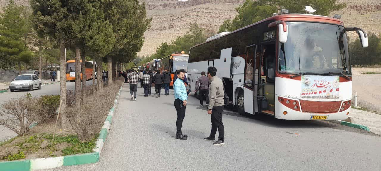 تصاویر/ اعزام اولین کاروان دانشجویان لرستان به اردوی راهیان نور