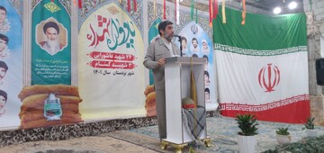 فیلم| رجزخوانی مهدی سلحشور در یادواره شهدای بردستان