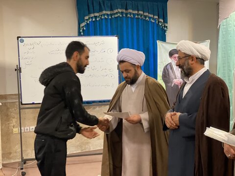 تصاویر / تجلیل از خانواده اساتید وطلاب مدرسه علمیه شهید مصطفی خمینی (ره) تاکستان