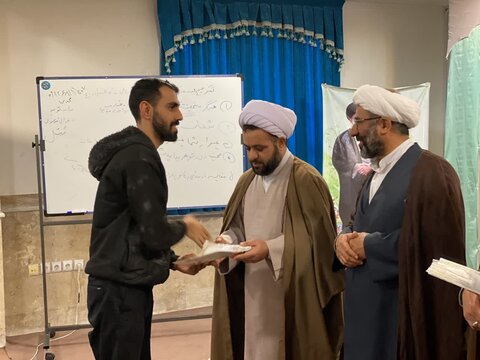 تصاویر / تجلیل از خانواده اساتید وطلاب مدرسه علمیه شهید مصطفی خمینی (ره) تاکستان