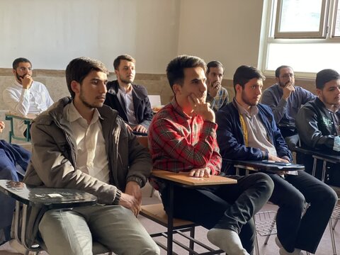 تصاویر / تجلیل از خانواده اساتید وطلاب مدرسه علمیه شهید مصطفی خمینی (ره) تاکستان