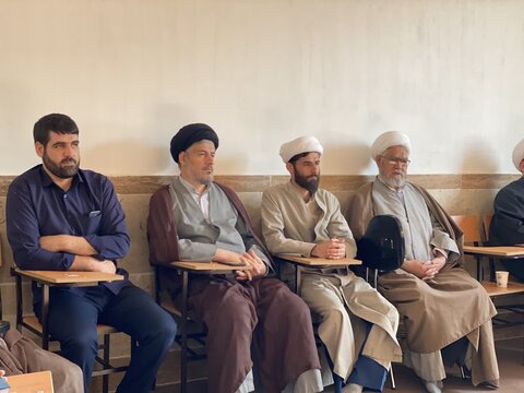 تصاویر / تجلیل از خانواده اساتید وطلاب مدرسه علمیه شهید مصطفی خمینی (ره) تاکستان