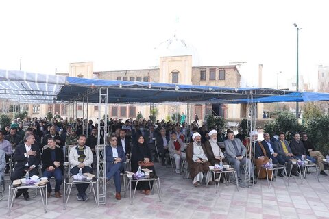 تصاویر /کاشت نهال در روز درختکاری توسط نماینده ولی فقیه در استان قزوین