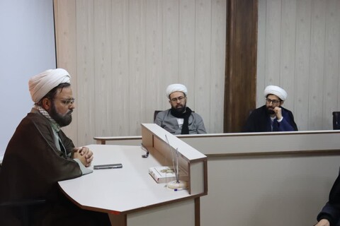 تصاویر/ برگزاری نشست علمی در مدرسه علمیه امام خمینی رحمه الله ارومیه