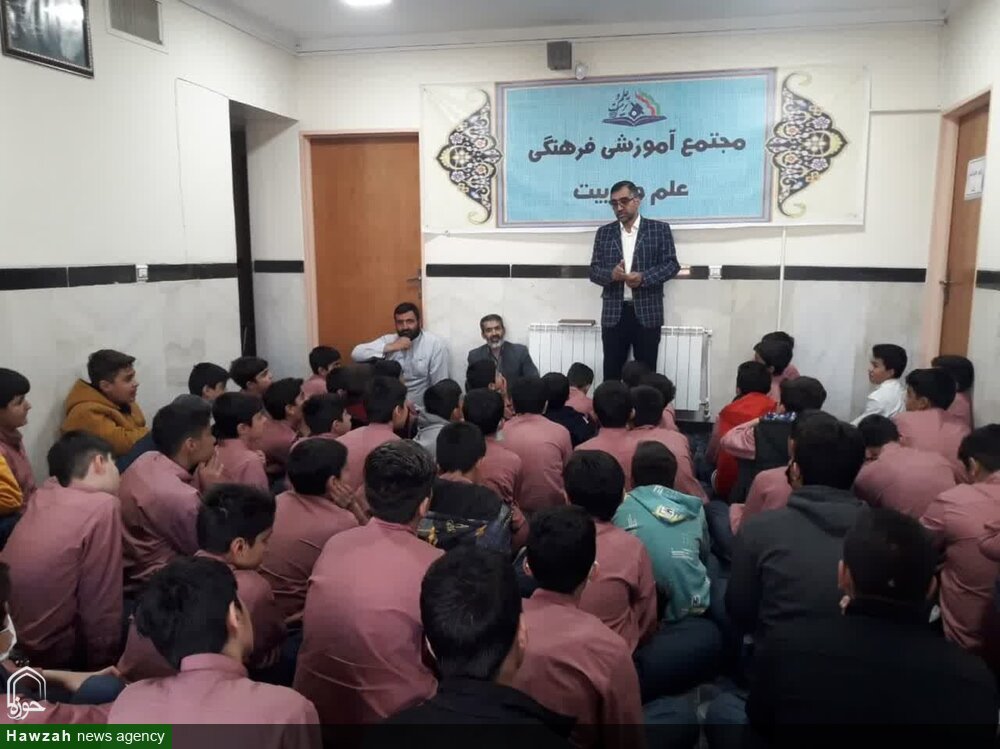 امام محلهای که دغدغهاش تحصیل دانش آموزان است