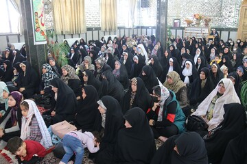 تصاویر/ اجتماع بزرگ بانوان مهدوی در امامزاده غریب حسن ارومیه